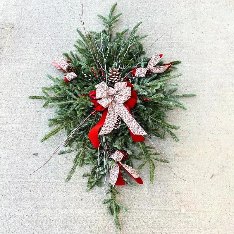 Large Grave Blanket – Frosty Berry (Xmas)